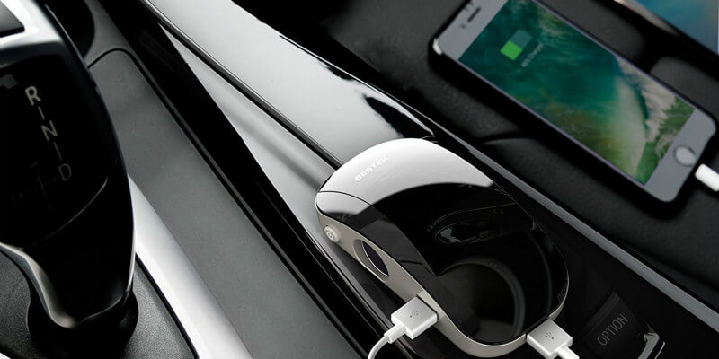 Take the Handy Mouse out for Device Charging in Car